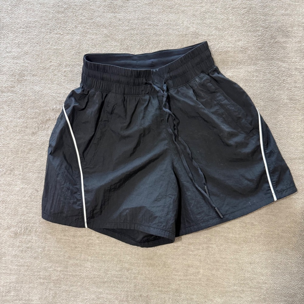 Lululemon Track That Mid-Rise Lined Short 5 Black White Piping LW7CYZS Size 0